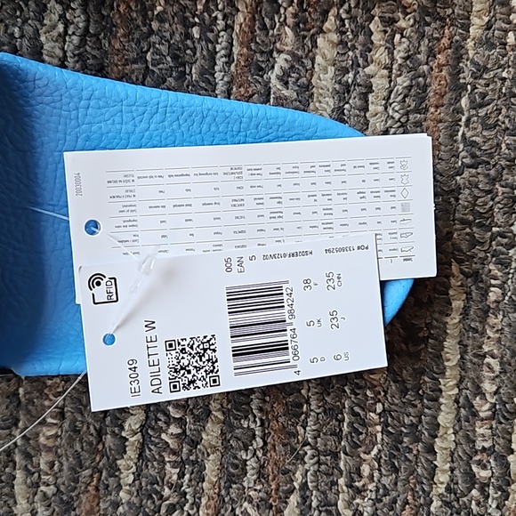 Adidas Adilette Slides US 6 BNWT Bright Blue - Picture 2 of 7